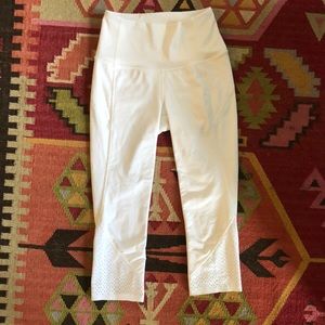 Lululemon white Capri leggings, size 4
